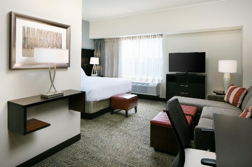 Staybridge Suites Des Moines Downtown image 1
