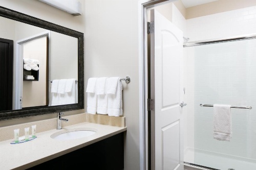 Staybridge Suites Des Moines Downtown image 11