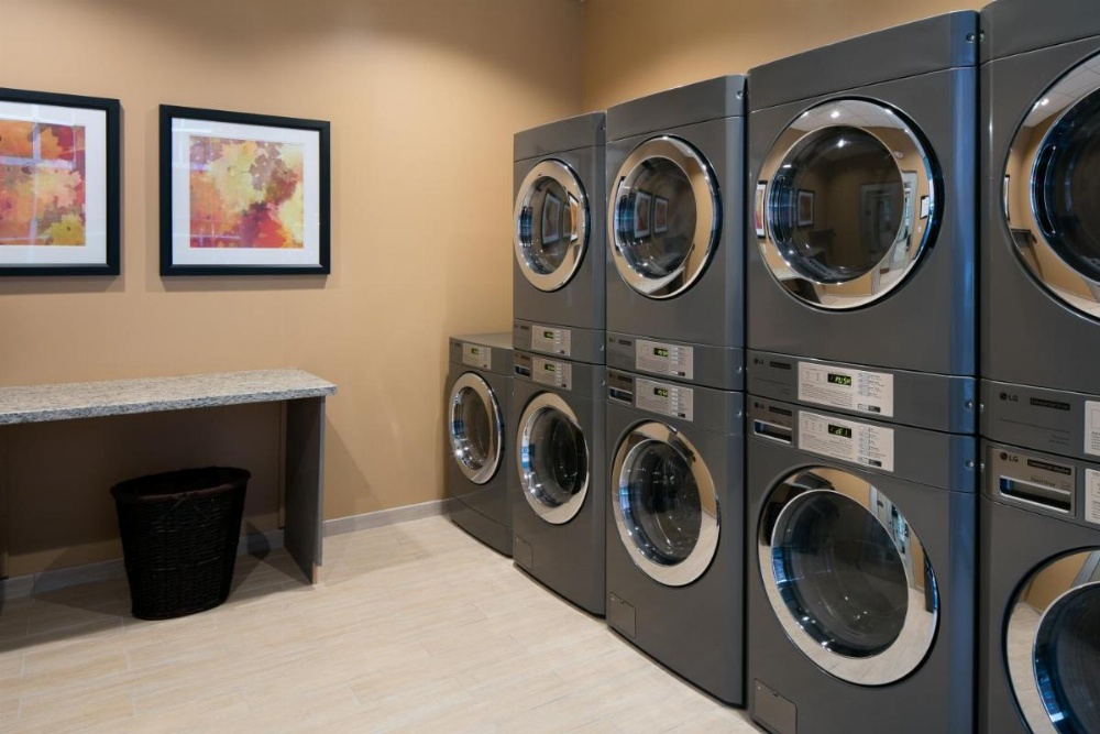 Staybridge Suites Des Moines Downtown Image 16