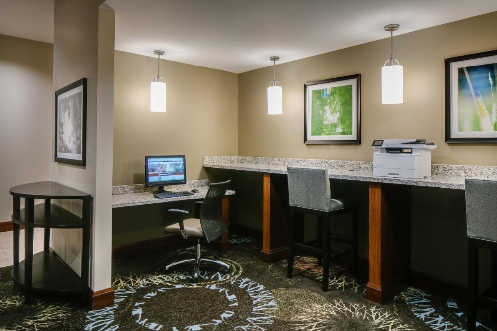 Staybridge Suites Des Moines Downtown Image 17