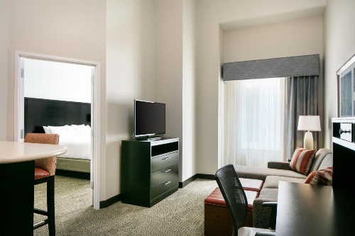 Staybridge Suites Des Moines Downtown image 9